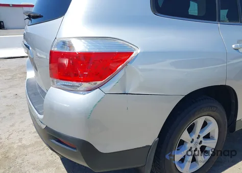 2012 Toyota Highlander Base V6 из США, поврежденный, VIN 5TDZK3EH9CS053511